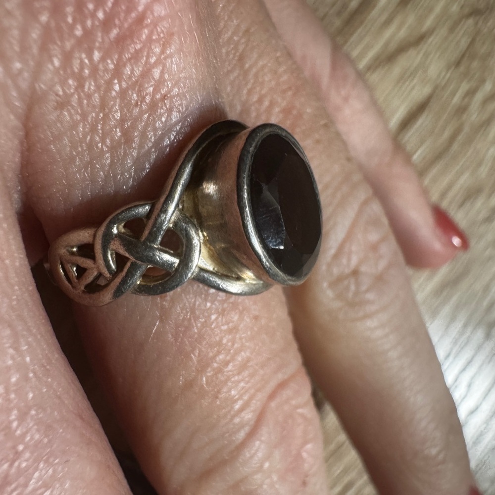 Elegant Black Stone Silver Ring